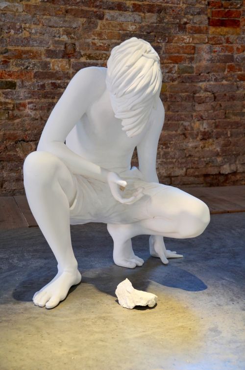 sculpture boy knee
