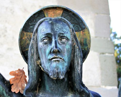 sculpture bronze christ