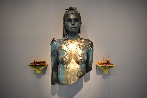 sculpture museum woman
