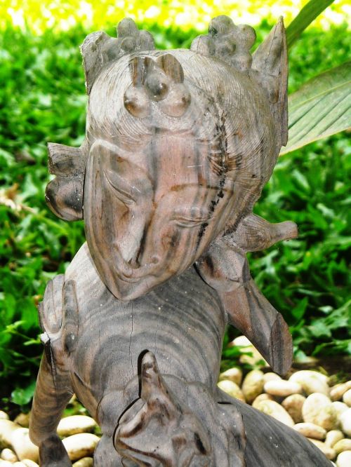 sculpture wood princess