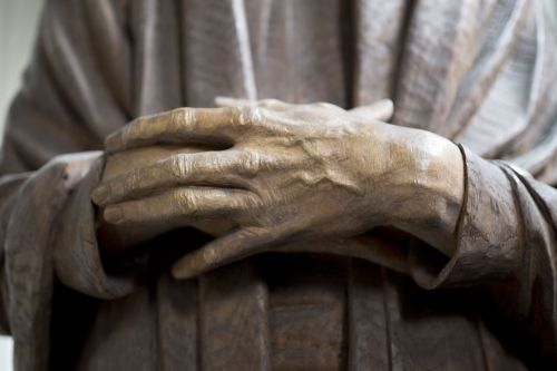 sculpture statue hand