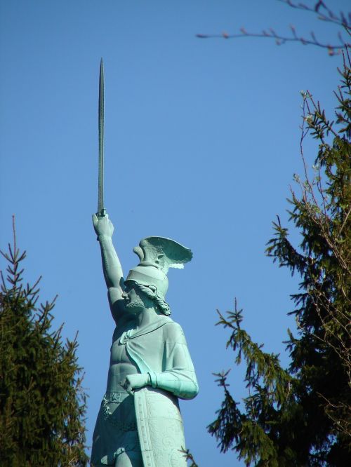 sculpture statue sky