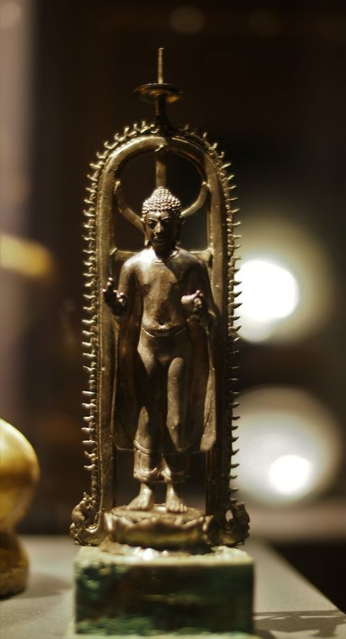 sculpture gold ancient