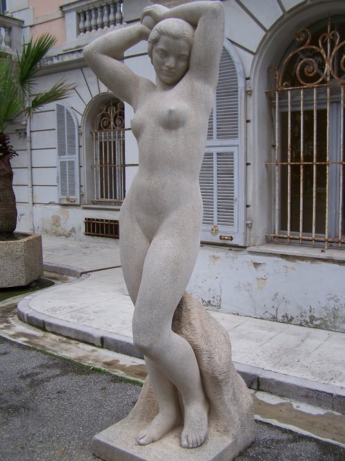 sculpture  statue  architecture