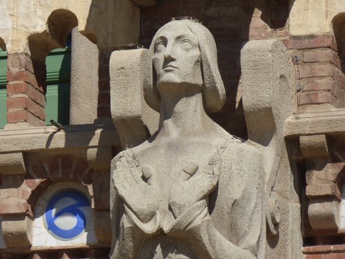 sculpture  sagrada familia  gaudí