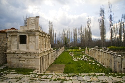 sculpture  ancient  tomb