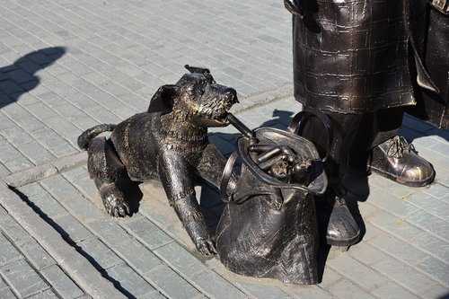 sculpture  metal  dog