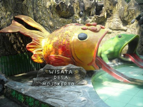 sculpture gold fish frog ijo