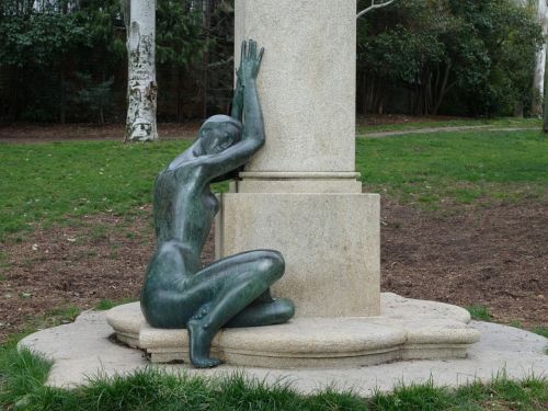 sculpture women bronze