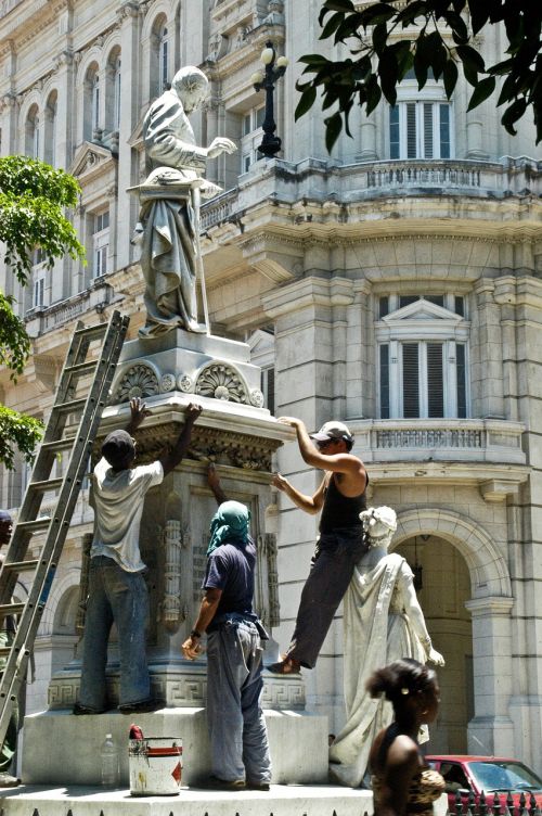 sculpture workers ladder