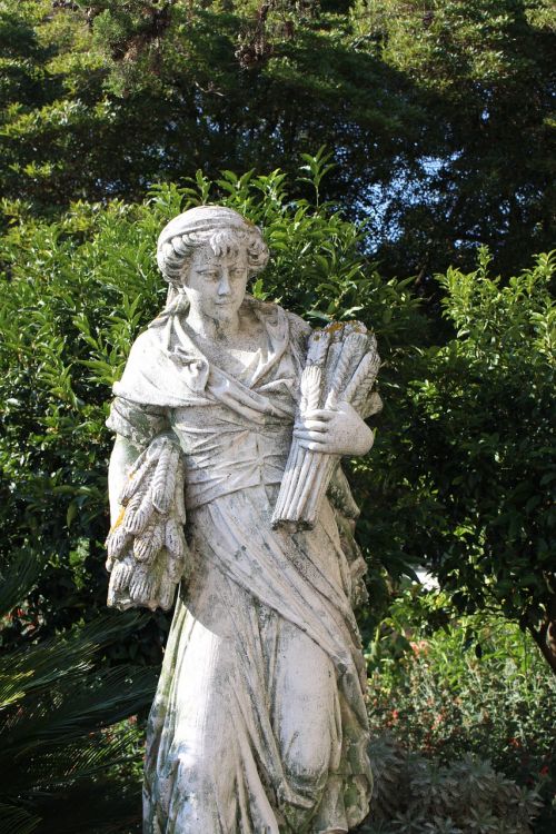 sculpture statue woman