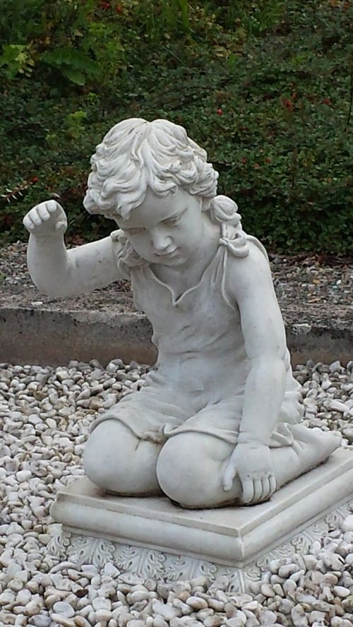 sculpture child cemetery