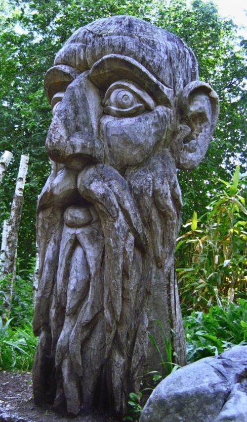 sculpture log figure