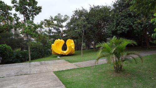 sculpture cinematheque garden