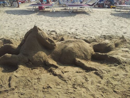sculpture sand horse