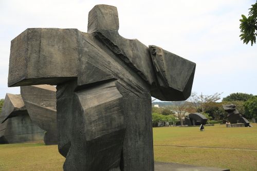 sculpture zhu ming tai chi