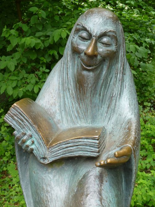 sculpture read storytellers