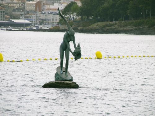 sculpture bronze sea