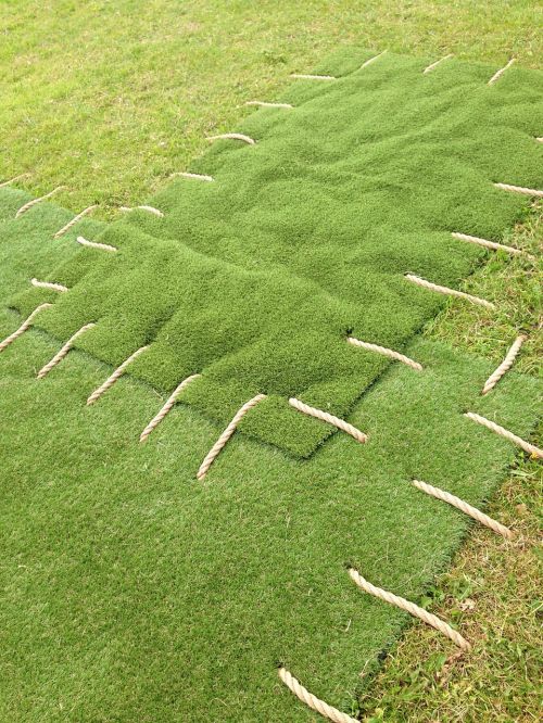 sculptures grass green