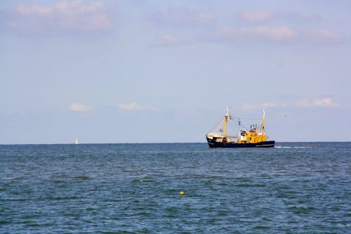 fishing vessel sea north sea