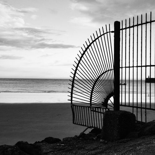 sea beach railings