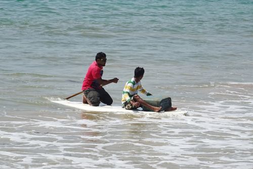 sea raft rowing