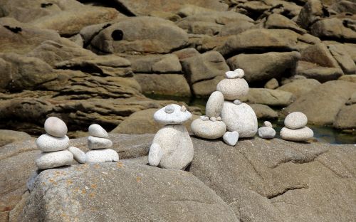 sea pebble family