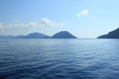 sea mountains greece