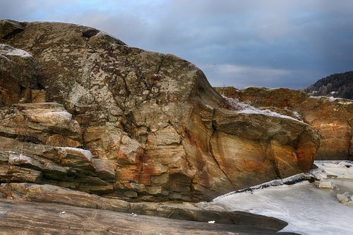 sea  rocks  frost