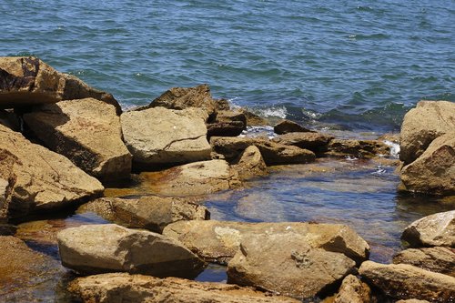 sea  rocks  expansion