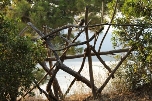 sea  peninsula  fence