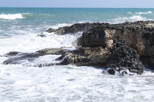 sea  rock  waves