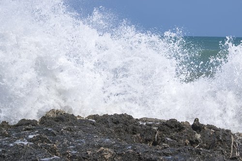 sea  rock  waves