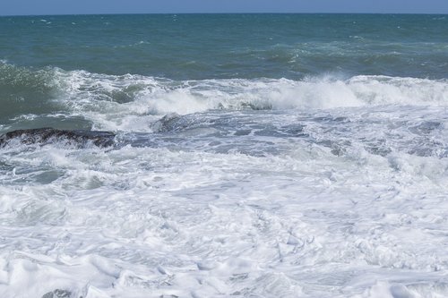 sea  rock  waves