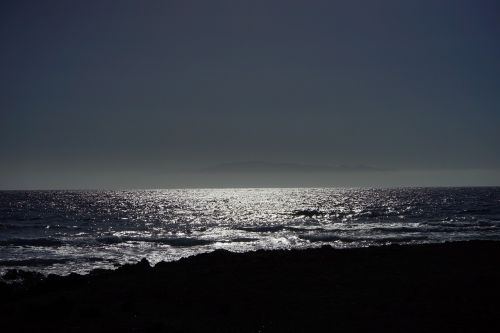 sea ocean back light