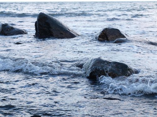 sea stones wave