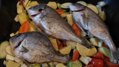 sea bream fish vegetables