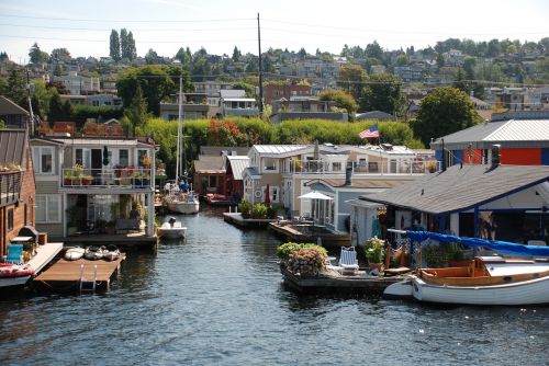 seattle floating lake