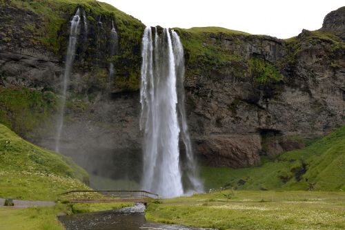 seljalandasfoss waterfall landscape