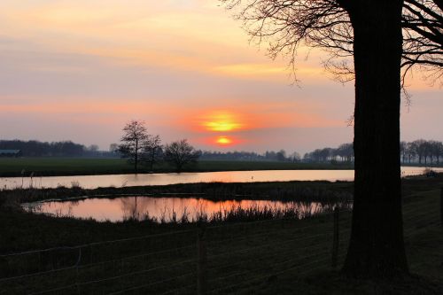 setting sun red sky evening red