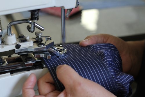 sewing  shirt  button