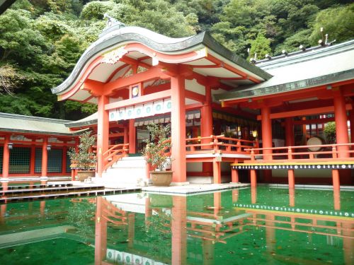 shinto shrine miya red