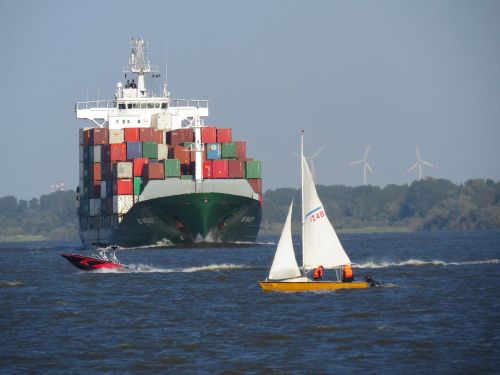 ship container elbe