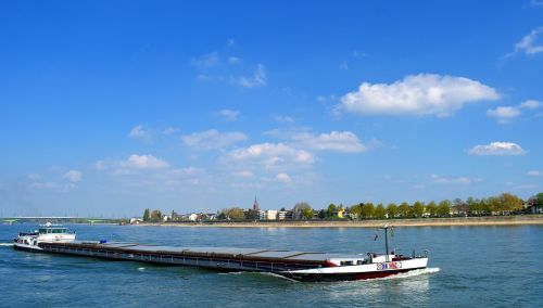 ship frachtschiff freighter