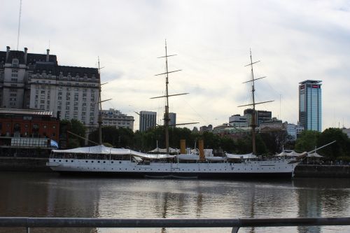 ship barco argentina