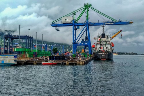 ship  cargo  port