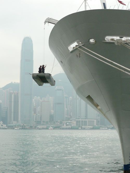 ship hong kong skyscraper
