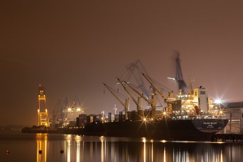 ship  port  cargo