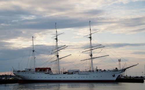 ship sailing boat sea