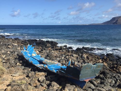 shipwreck barca blue